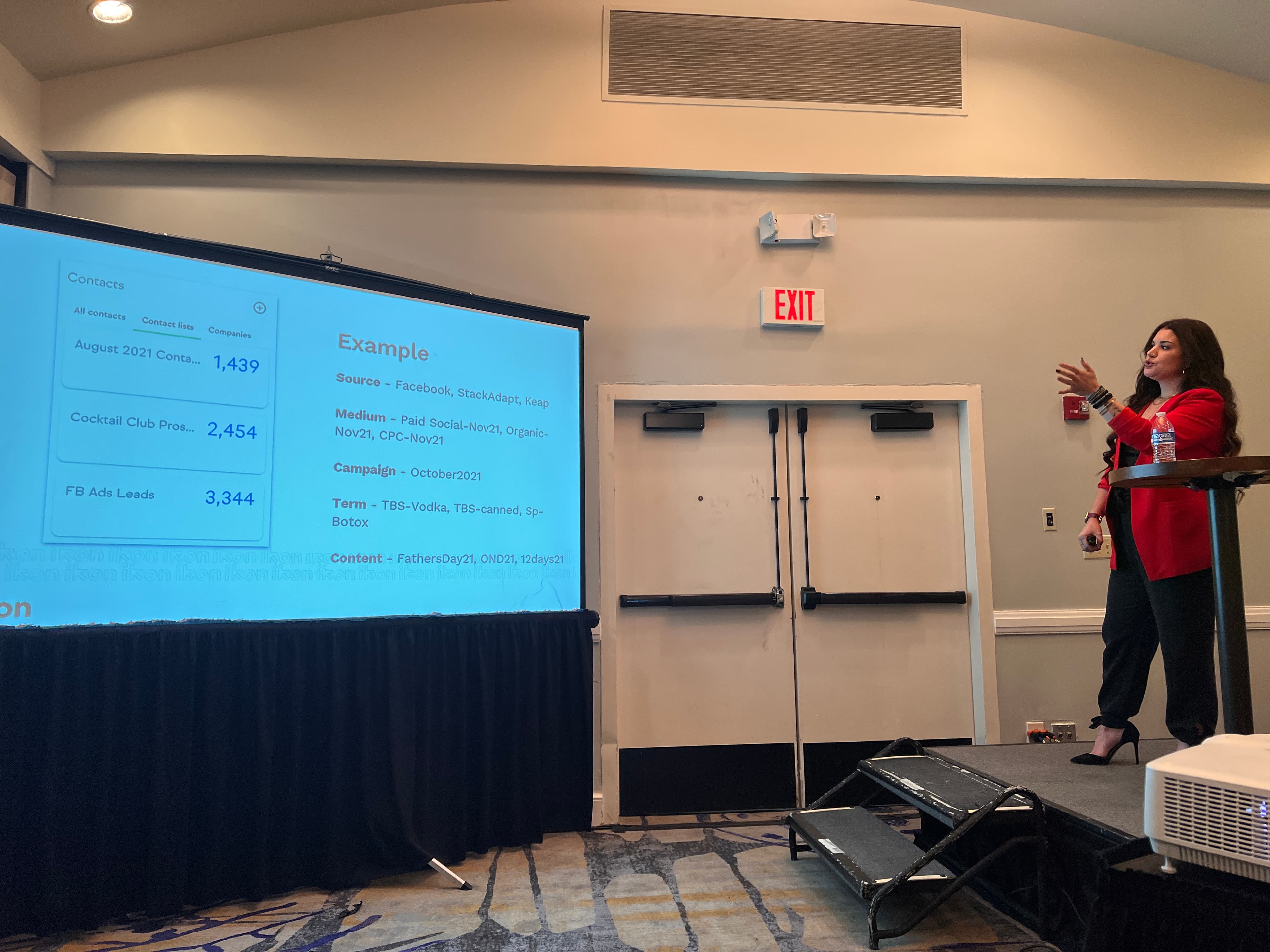 Vix Reitano presenting a live training session